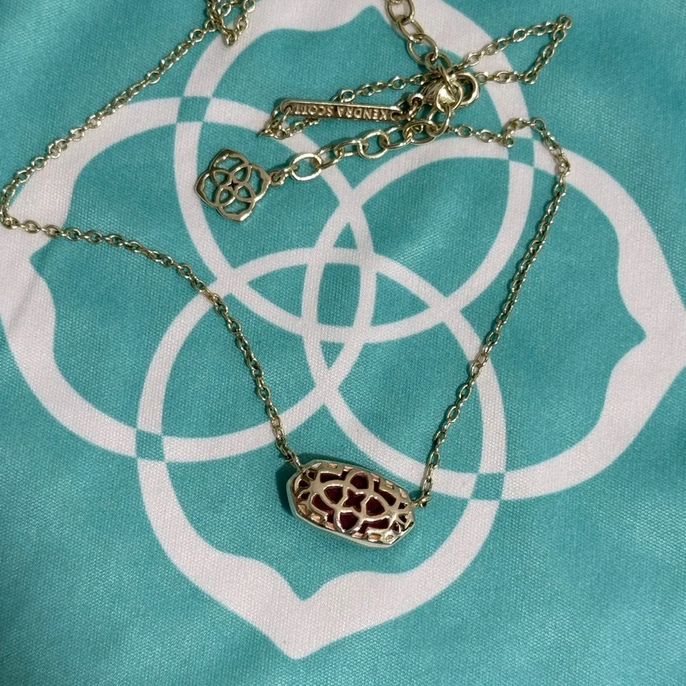 Kendra Scott Elisa Gold Chain Necklace Magenta stone 15-17” length w/ bag - Picture 5 of 6